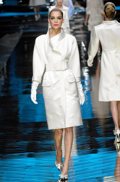 Look 12